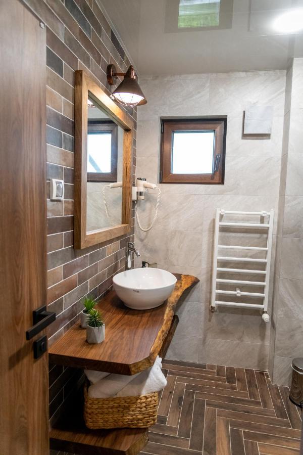 Hotel Hunters House Ezerets Dış mekan fotoğraf