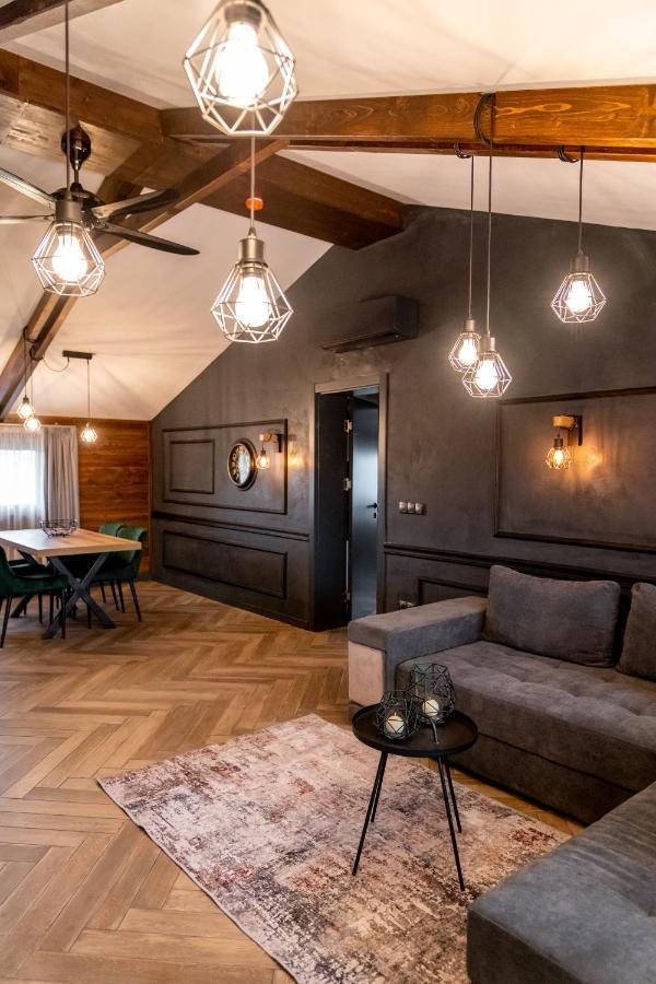 Hotel Hunters House Ezerets Dış mekan fotoğraf